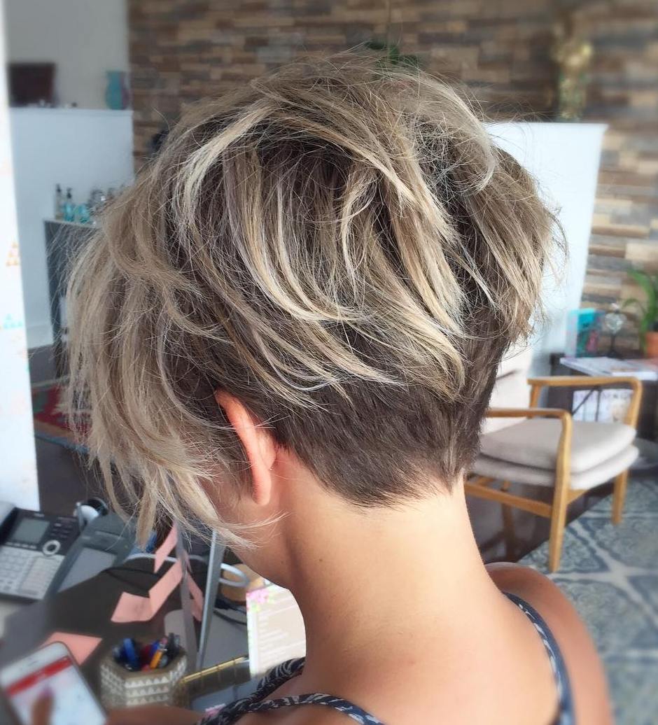 55 Short Haircuts for Round Faces That Stylists Love