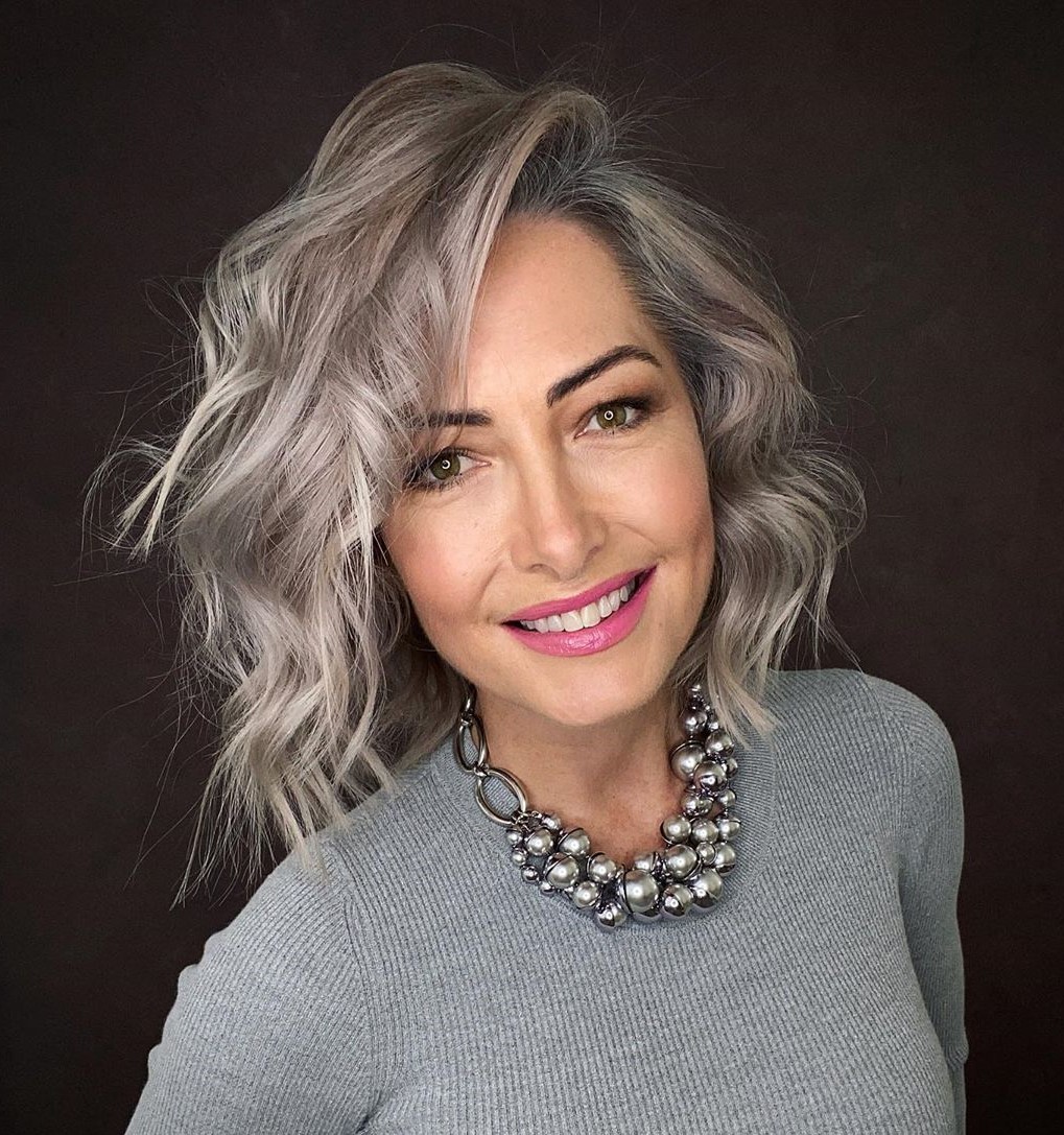 How To Embrace The Transition To Gray Hair While Going Gray?