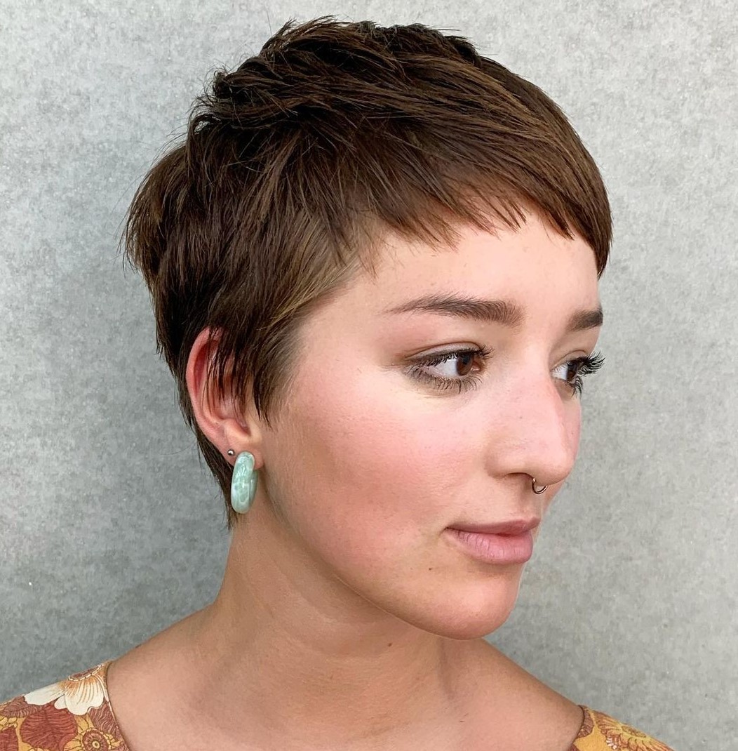 50 Inspiring Short Hairstyles With Bangs For Your Makeover - Hair Adviser