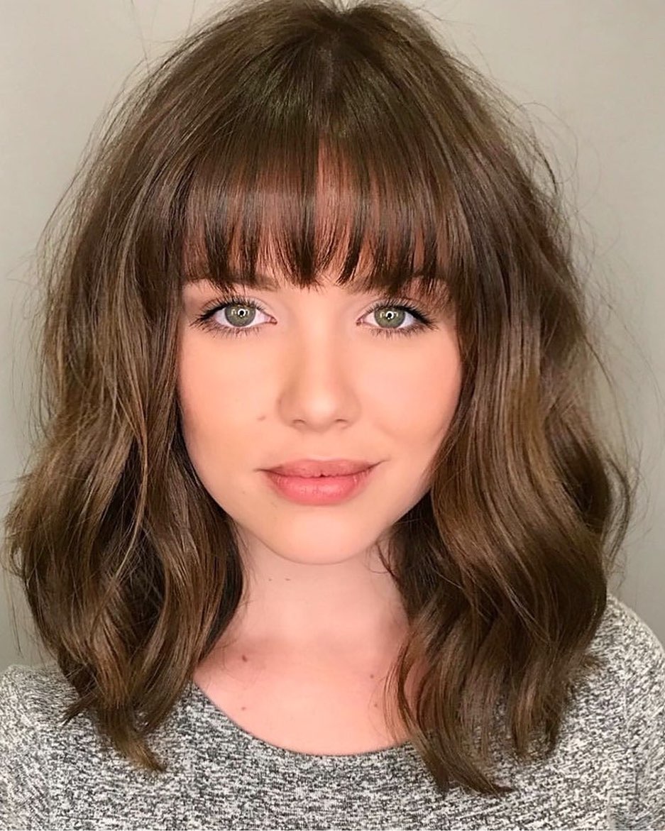 Round Face And Side Bangs: A Match Made In Heaven – The FSHN