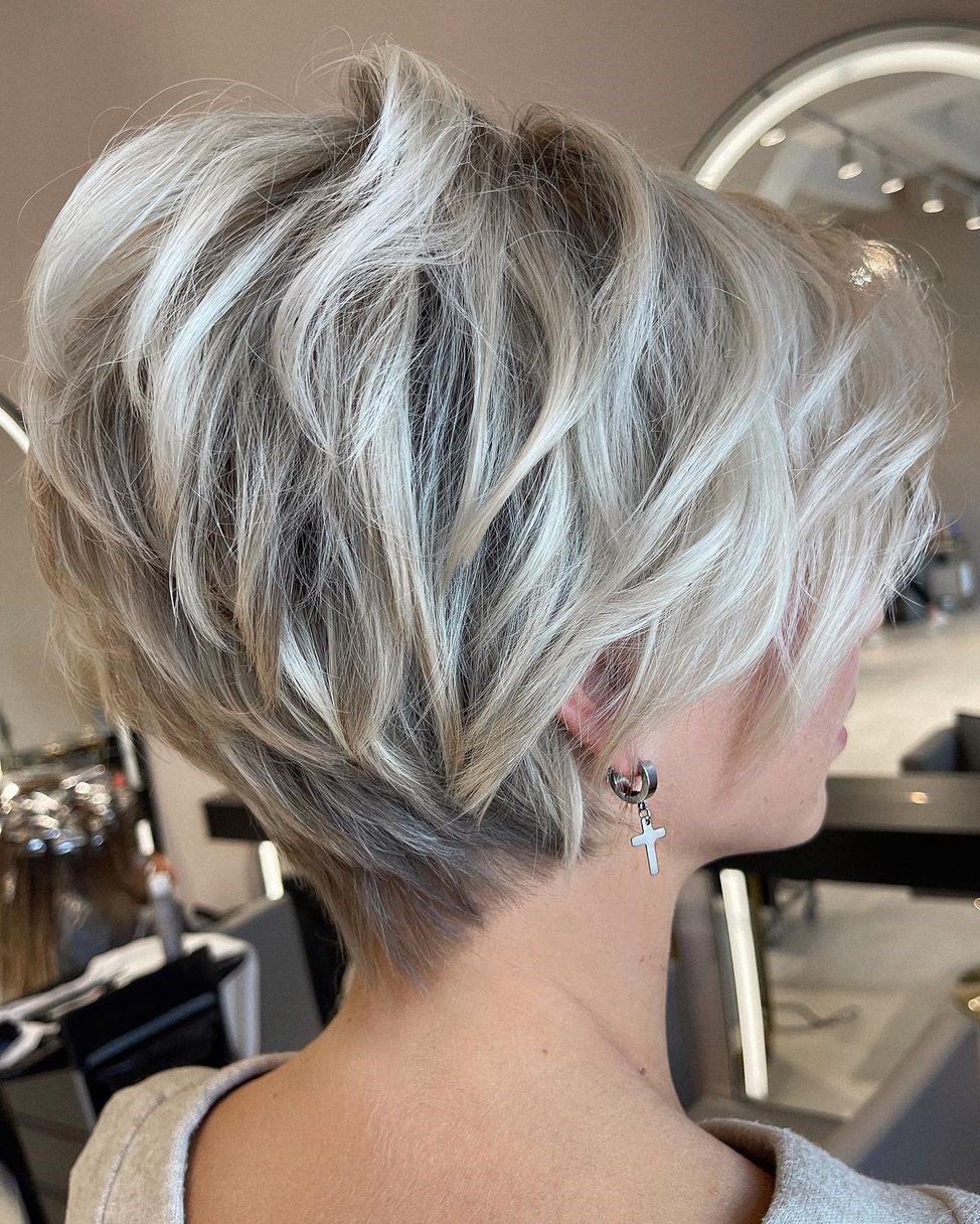 Hairstyles with a modern edge and sharp lines | Pixie cut, bob and pagebob
