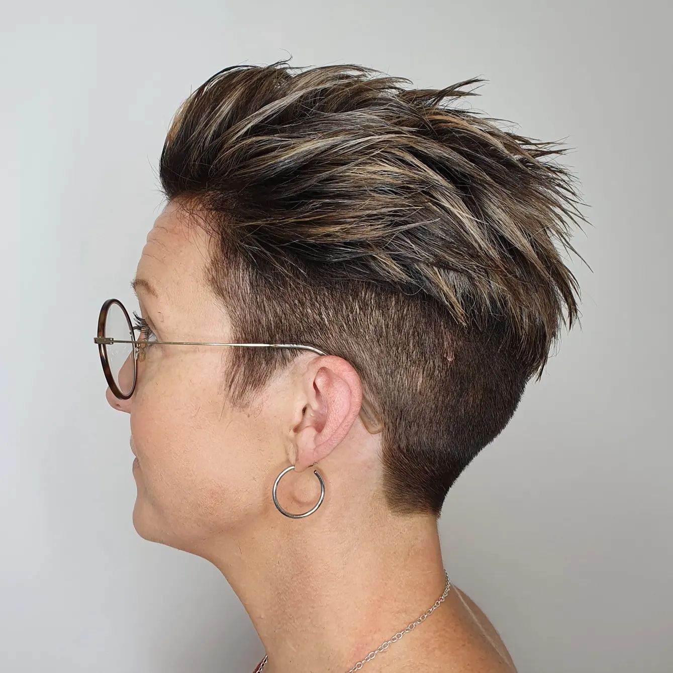 30 Coolest Feminine Undercut Pixie Cuts For 2023 - Hair Adviser